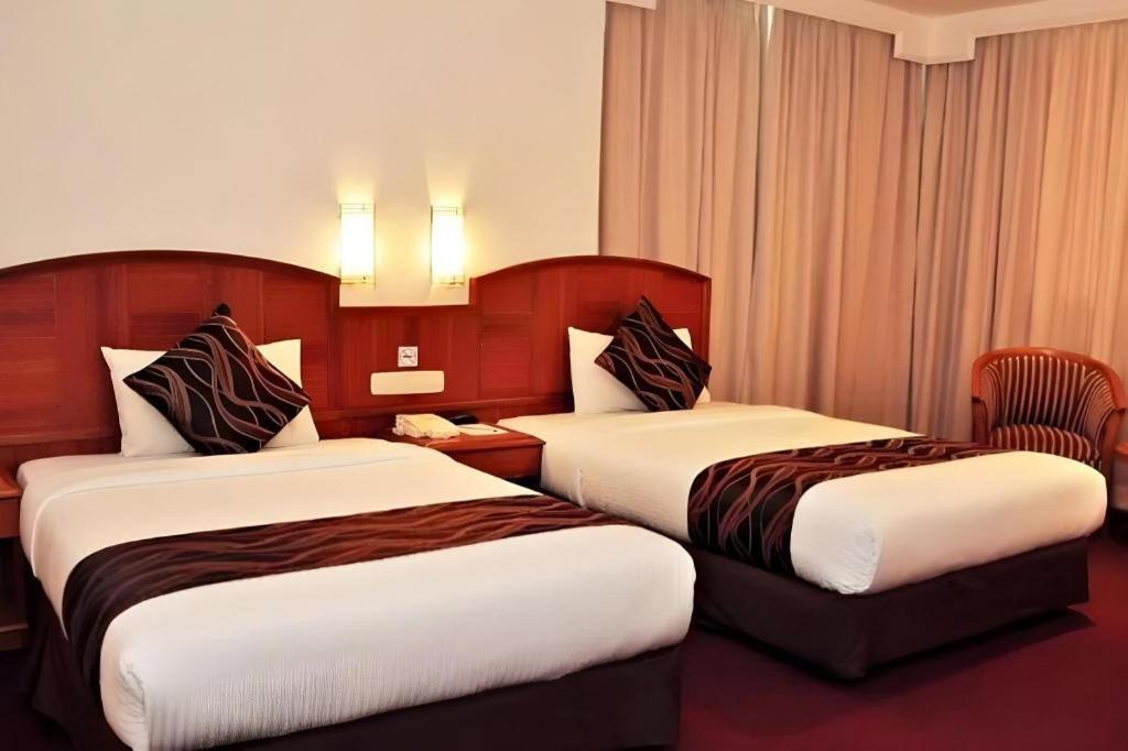Hotel Continental Penang George Town Extérieur photo