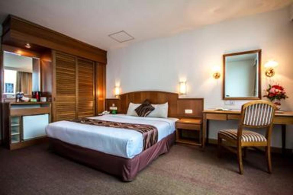 Hotel Continental Penang George Town Extérieur photo