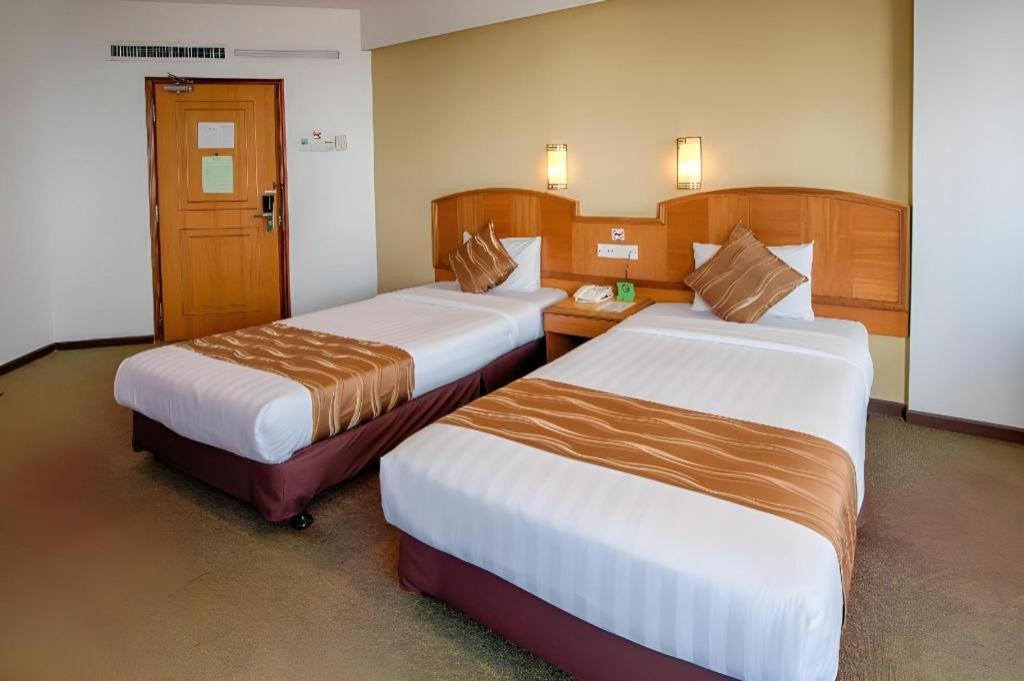 Hotel Continental Penang George Town Extérieur photo
