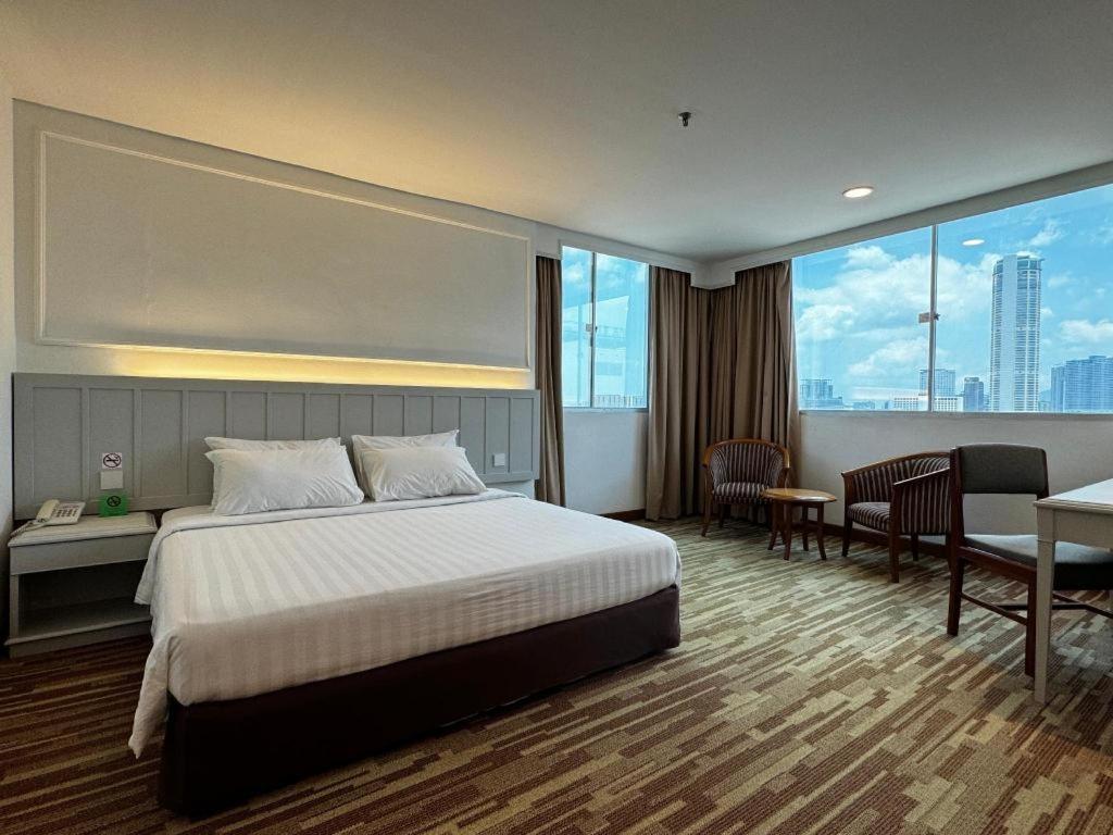 Hotel Continental Penang George Town Extérieur photo